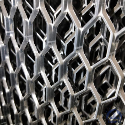 Алюминиевая декоративная просечно-вытяжная сетка 6х30х6,25 мм купить  в Чите